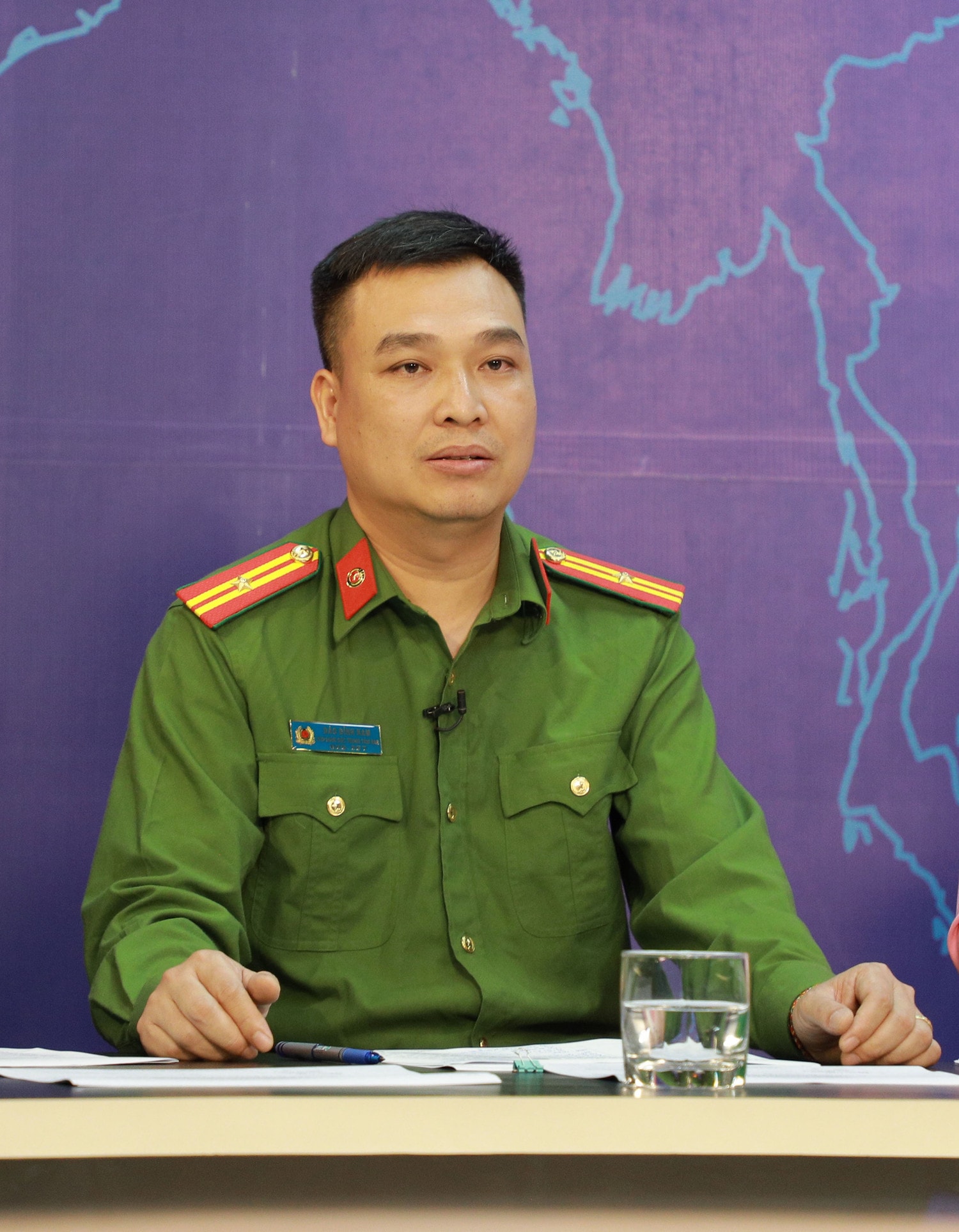 Phó Giám đốc Trung tâm nghiên cứu, ứng dụng dữ liệu dân cư và căn cước công dân - Trung tâm Dữ liệu quốc gia về dân cư (C06), Thiếu tá Đào Đình Nam Toạ đàm “Số hoá chi trả chính sách an sinh xã hội cho người dân qua ứng dụng VneID” -0