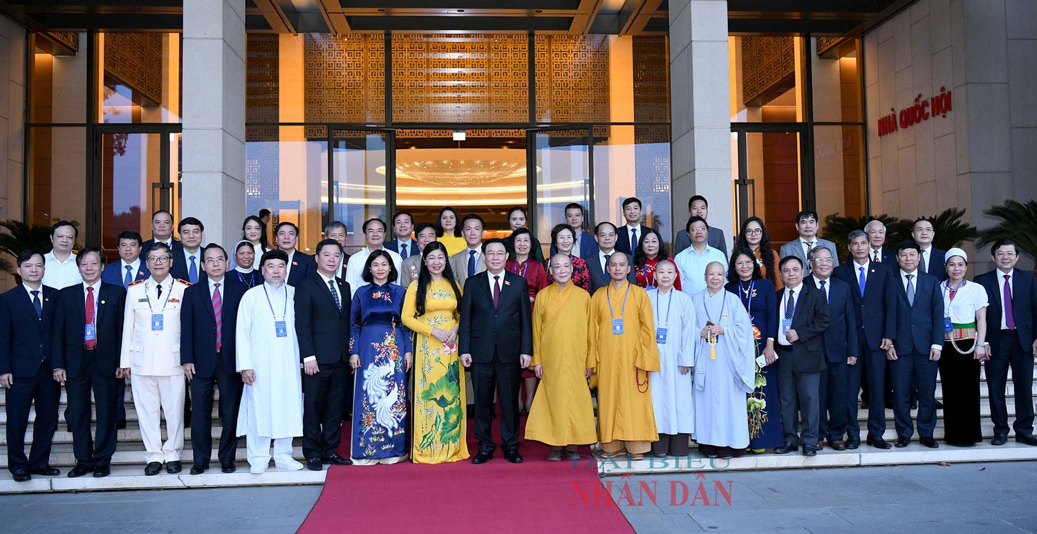 Chủ tịch Quốc hội Vương Đình Huệ: Tiếp tục khơi dậy khát vọng và trách nhiệm phát triển Thủ đô Hà Nội nghìn năm văn hiến, anh hùng -0