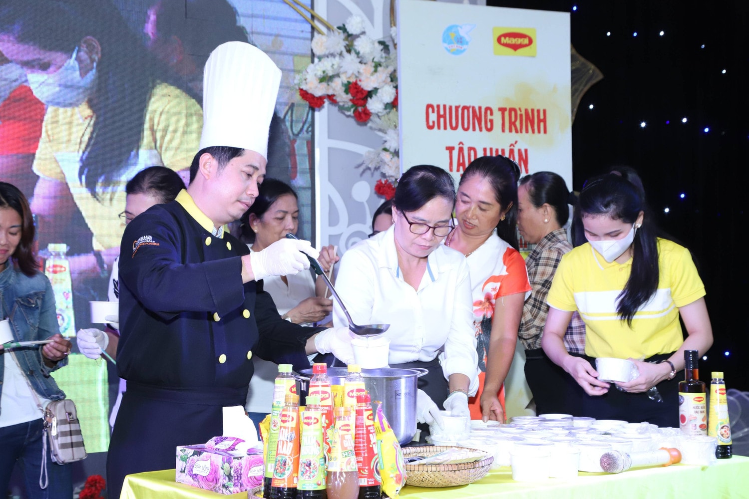 Hàng chục nghìn phụ nữ 