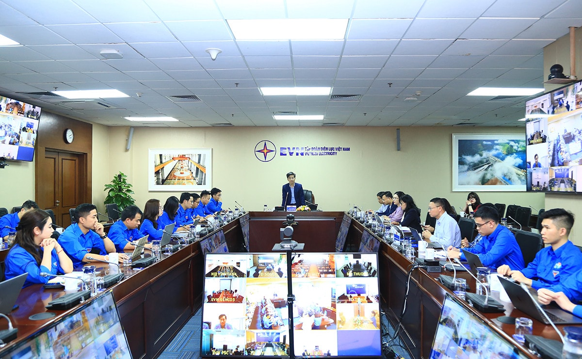Tiếp tục phát huy tinh thần xung kích, sáng tạo của thanh niên EVN -0