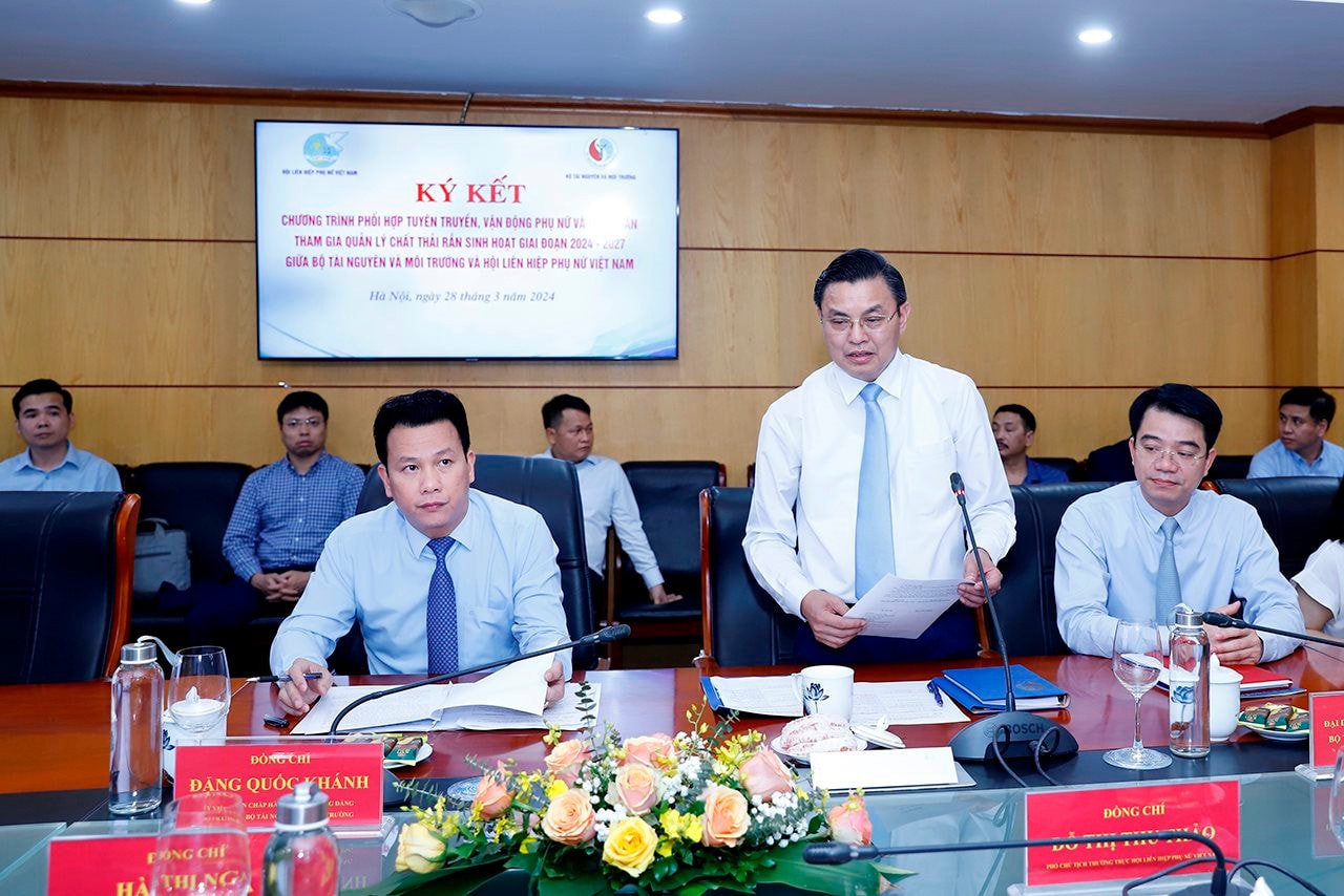Phát huy vai trò của phụ nữ trong việc phân loại chất thải rắn sinh hoạt -0