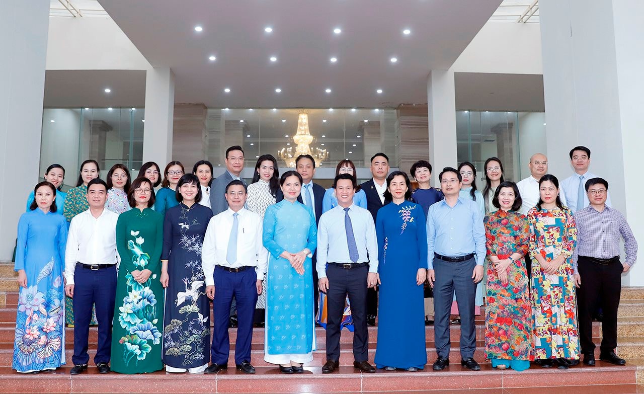 Phát huy vai trò của phụ nữ trong việc phân loại chất thải rắn sinh hoạt -0