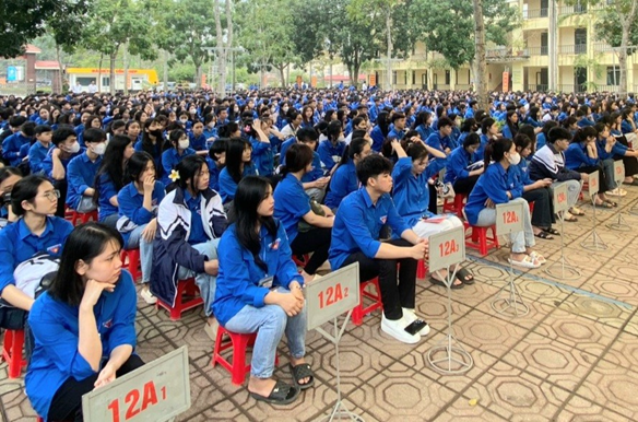Học sinh THPT trải nghiệm phiên tòa giả định xét xử vụ án hình sự -0