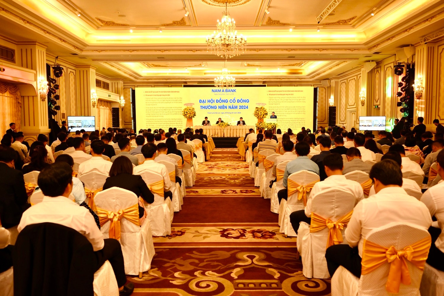 Nam A Bank phát hành cổ phiếu ưu đãi Esop cho cán bộ nhân viên -0