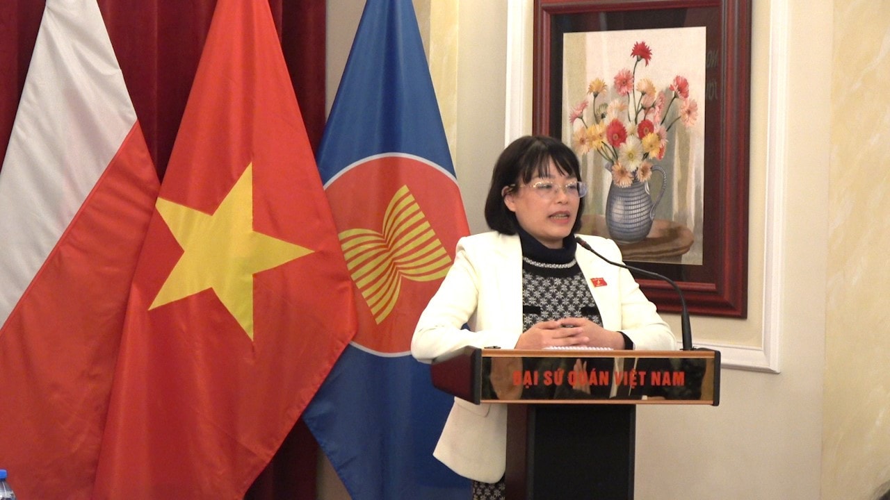 Phó Chủ tịch Quốc hội, Thượng tướng Trần Quang Phương gặp gỡ đại diện cộng đồng người Việt Nam tại Ba Lan -0