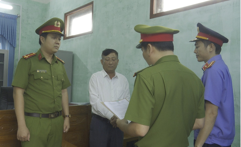 Quảng Bình: Bắt tạm giam một nguyên Chủ tịch xã vì thiếu trách nhiệm trong quản lý -0