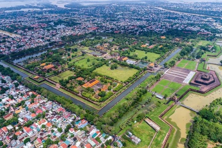 Có quy định phù hợp để người dân sống cùng di sản. Ảnh: ITN