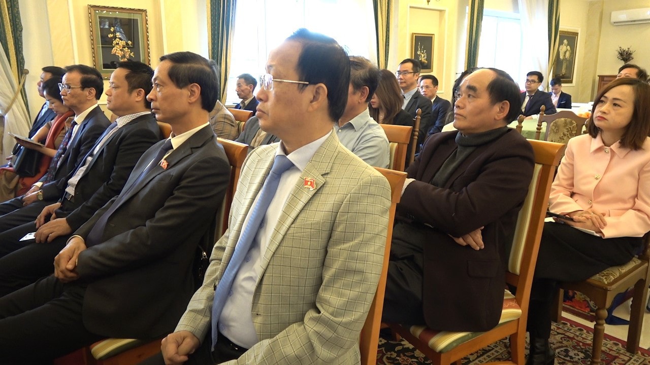 Phó Chủ tịch Quốc hội, Thượng tướng Trần Quang Phương gặp gỡ đại diện cộng đồng người Việt Nam tại Ba Lan -0