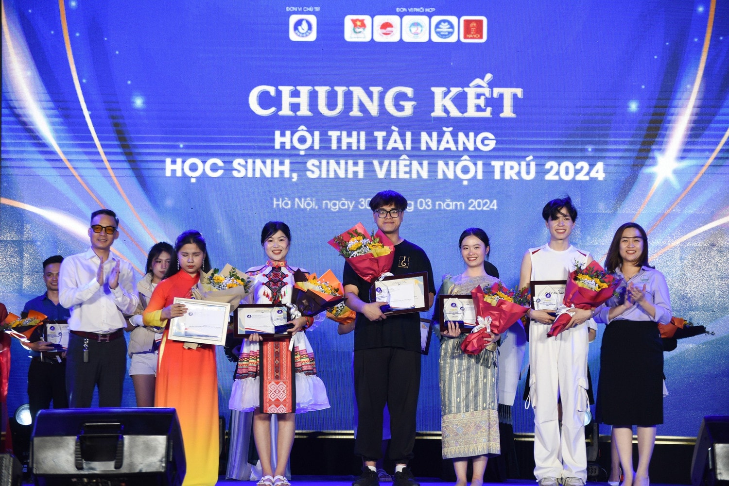 Sôi nổi, đầy cảm xúc trong đêm chung kết Hội thi Tài năng học sinh, sinh viên nội trú năm 2024 -0