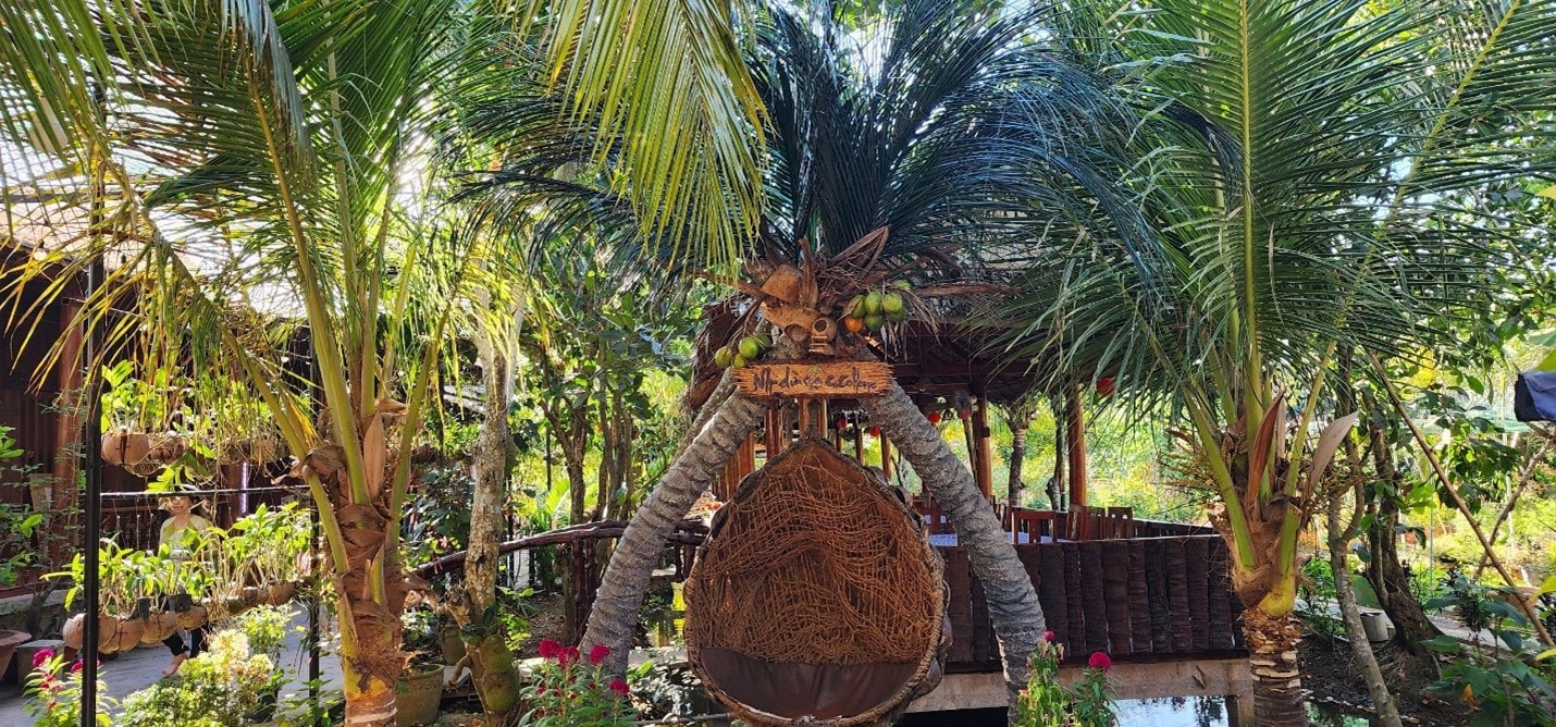 Ngôi nhà dừa 