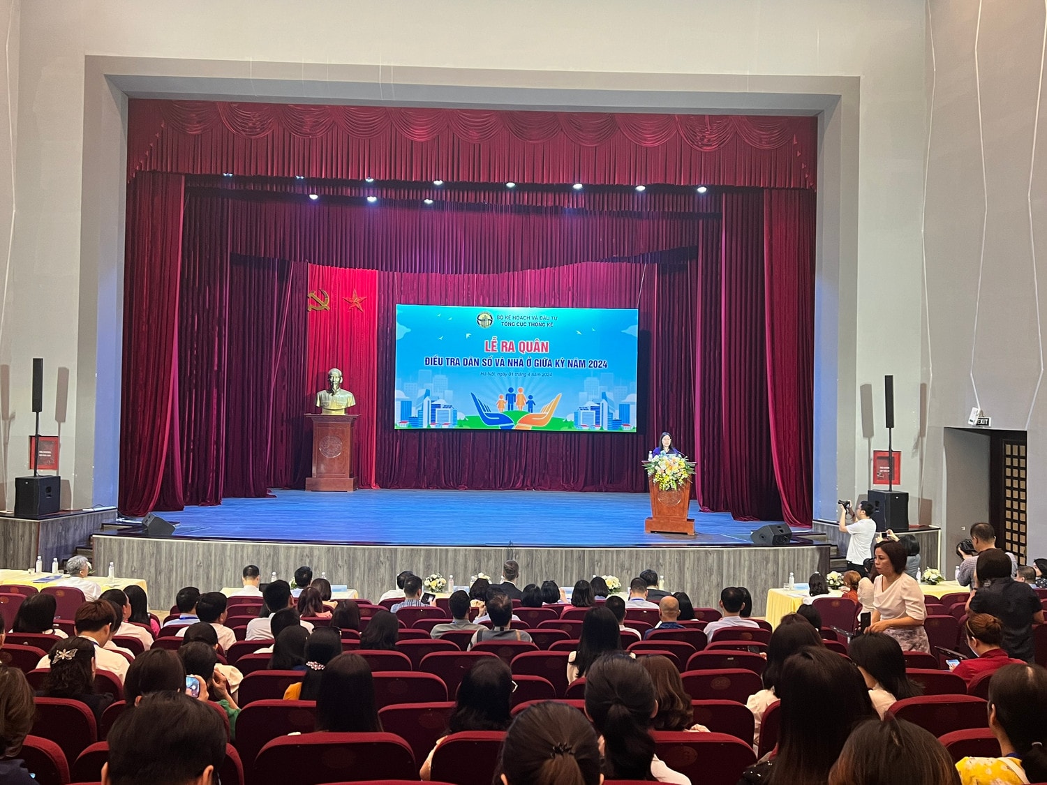 Bắt đầu thực hiện điều tra dân số và nhà ở giữa kỳ trên toàn quốc -0