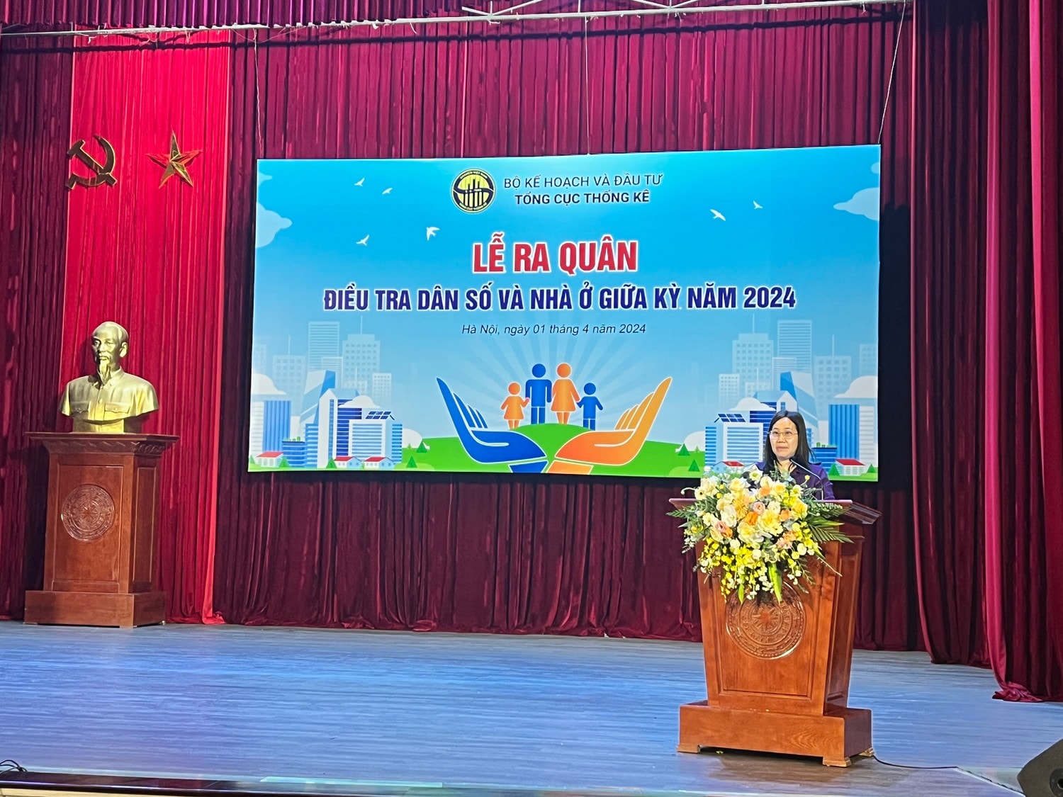Bắt đầu thực hiện điều tra dân số và nhà ở giữa kỳ trên toàn quốc -0