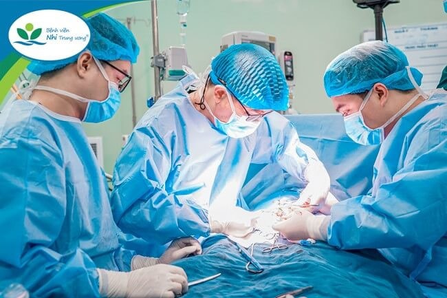 Bé gái 9 tuổi hồi sinh nhờ ghép thận -0