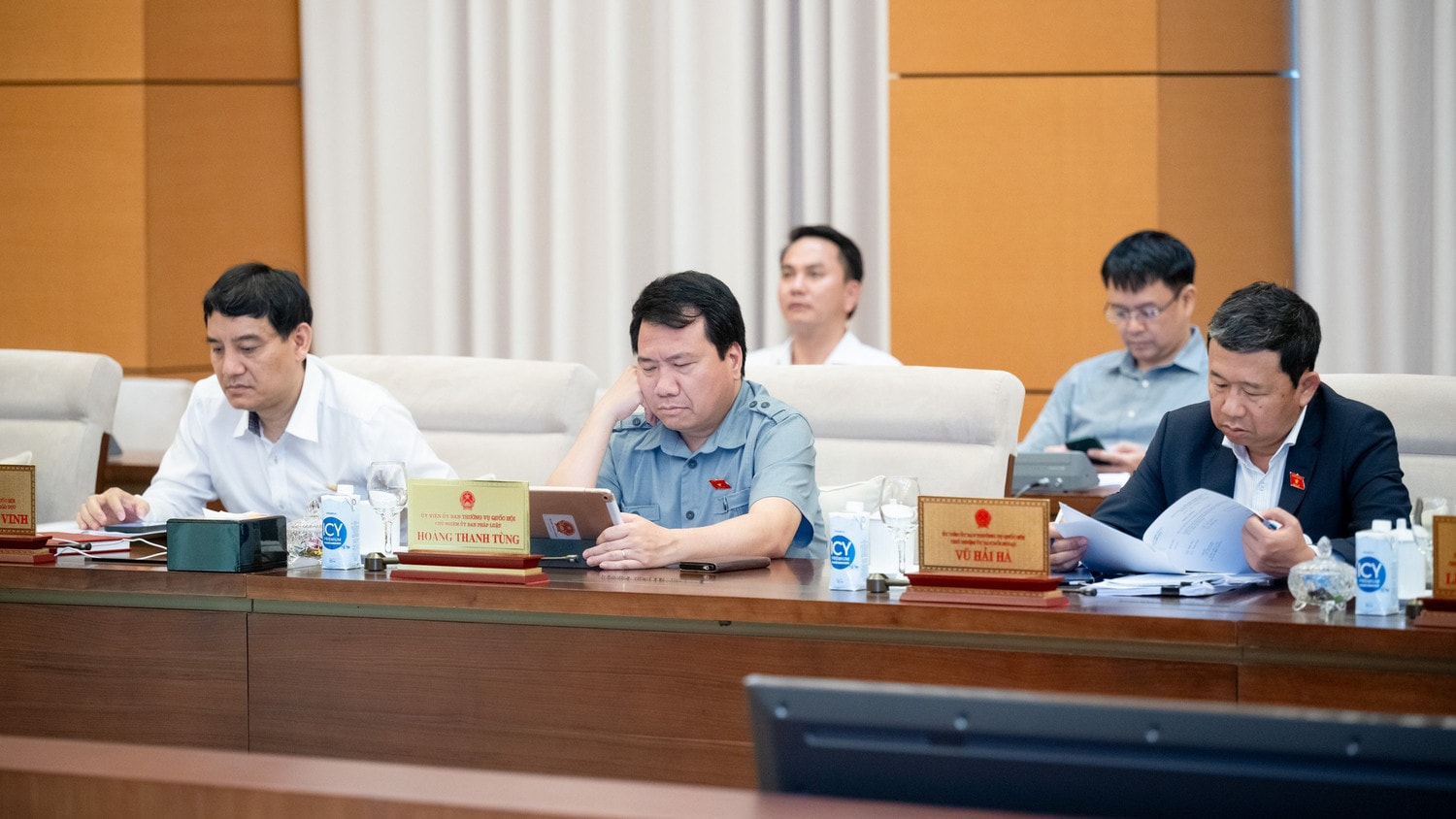 Cho ý kiến về dự thảo Nghị quyết vị trí việc làm thuộc thẩm quyền quản lý của Ủy ban Thường vụ Quốc hội -0