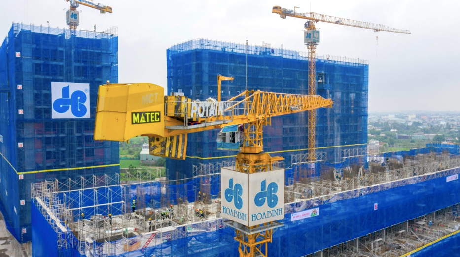 Sau kiểm toán, Xây dựng Hoà Bình (HBC) lỗ thêm 300 tỷ, bị nghi ngờ khả năng hoạt động liên tục -0