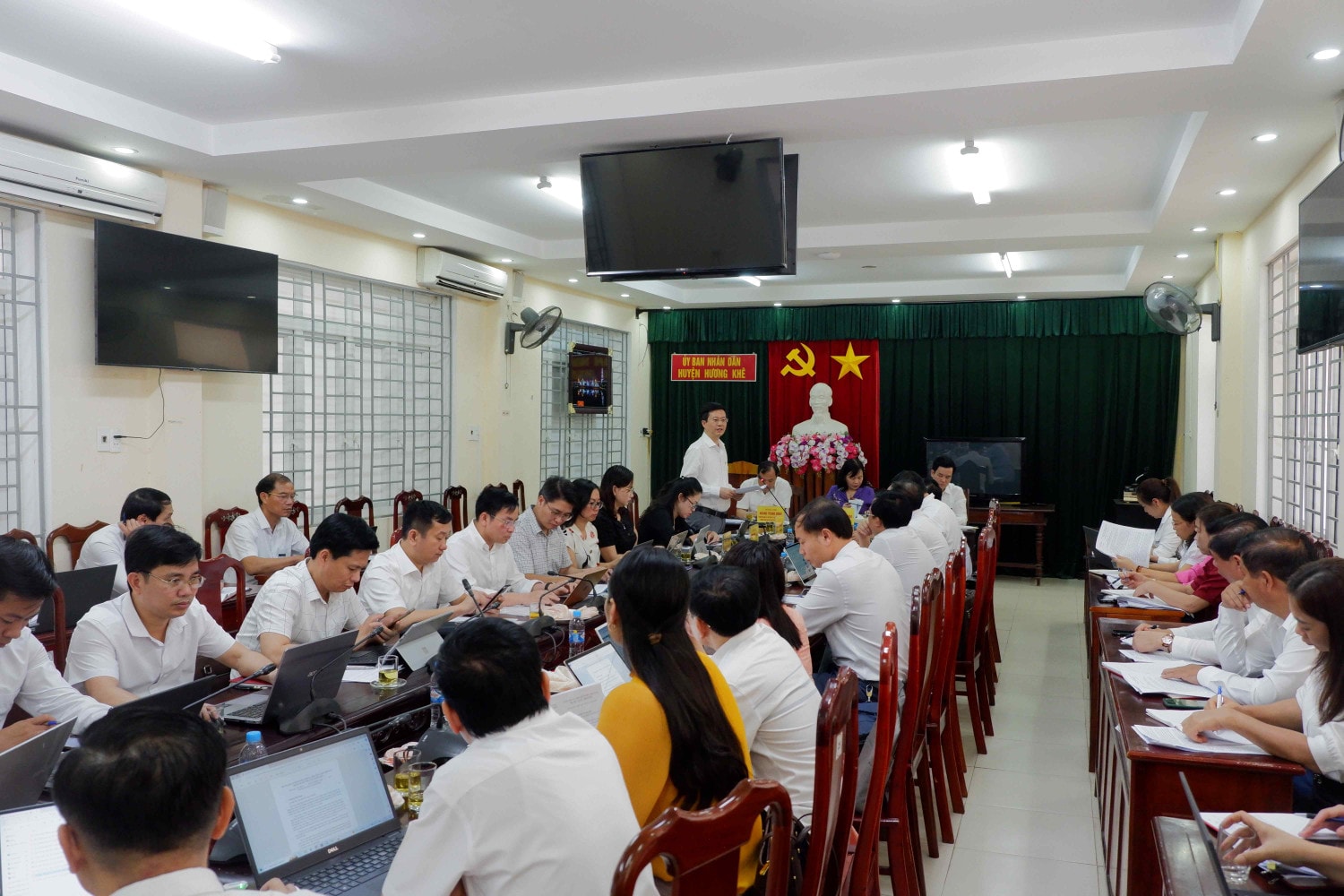 Tạo sự linh hoạt, chủ động cho UBND cấp huyện điều tiết số lượng, cơ cấu giáo viên -0
