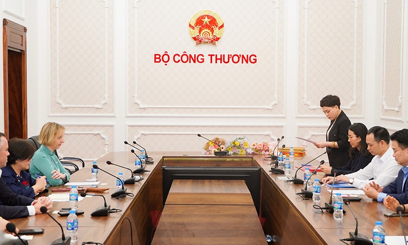 Công ty CP Hơi kỹ nghệ Que hàn (SOVIGAZ) nhận Bằng khen của Bộ trưởng Bộ Công Thương -0