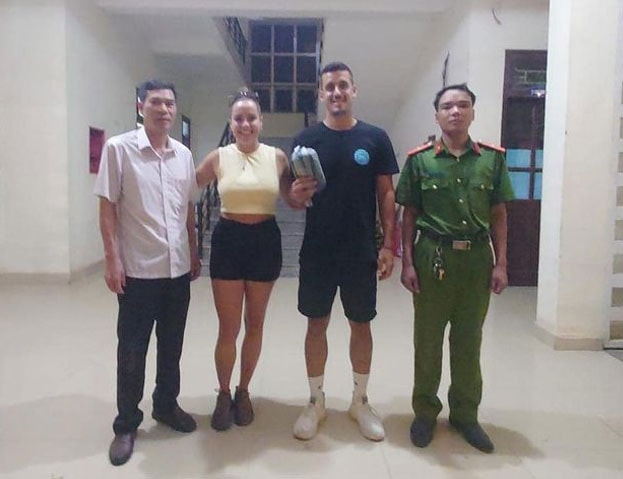 Quảng Bình: Du khách Tây Ban Nha viết thư cảm ơn lực lượng công an -0