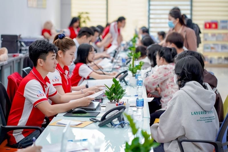 Trường đại học đầu tiên công bố điểm chuẩn xét học bạ THPT 2024 -0