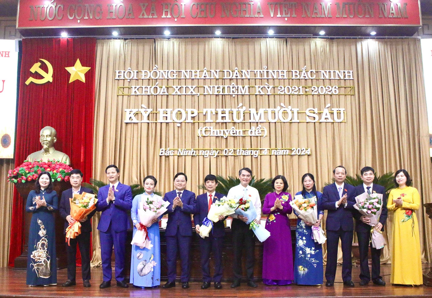 Xem xét, thông qua nhiều nội dung quan trọng, cấp thiết -0