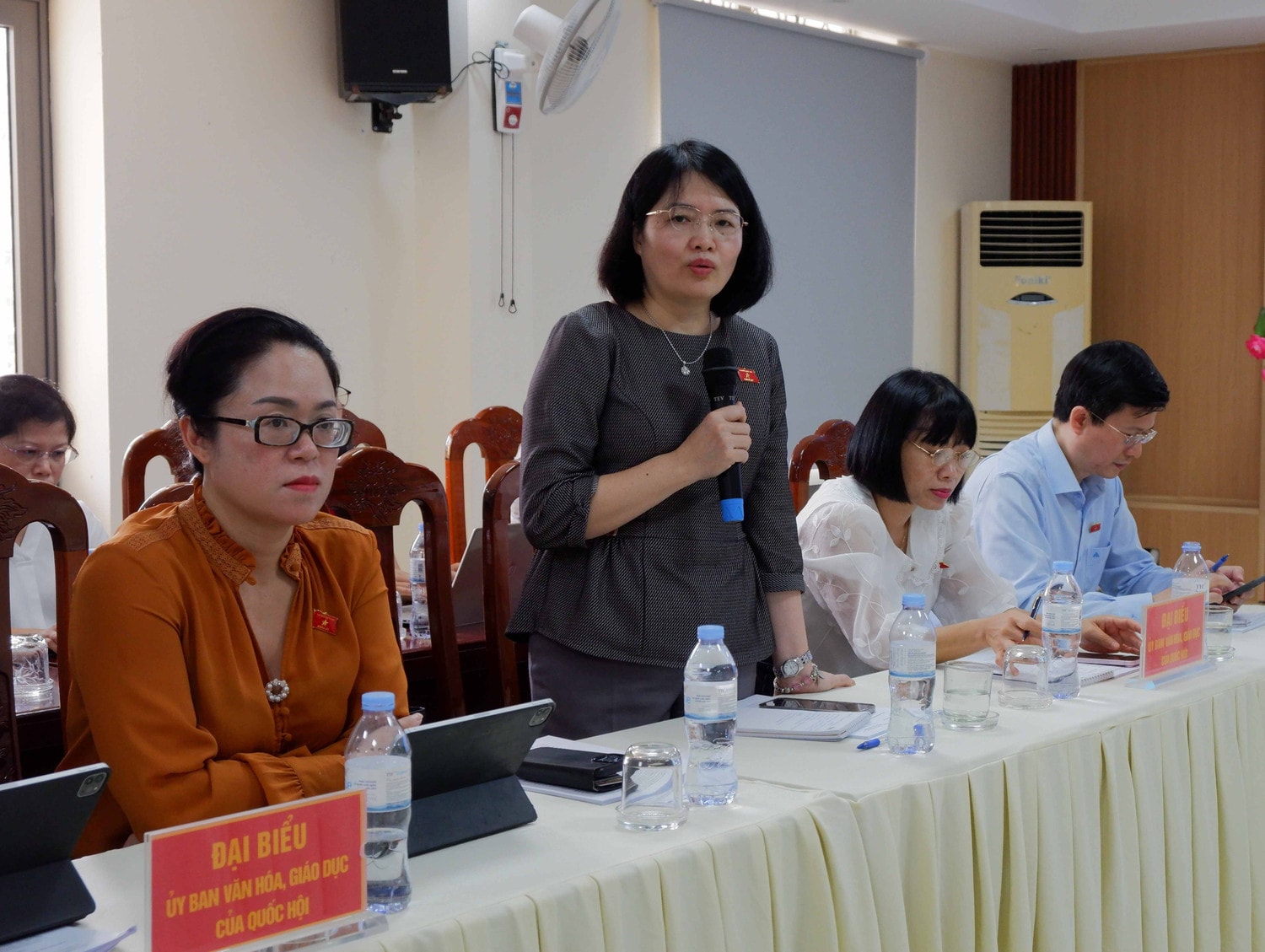 Cần có chính sách đãi ngộ thỏa đáng để thu hút người giỏi vào giáo dục nghề nghiệp -2