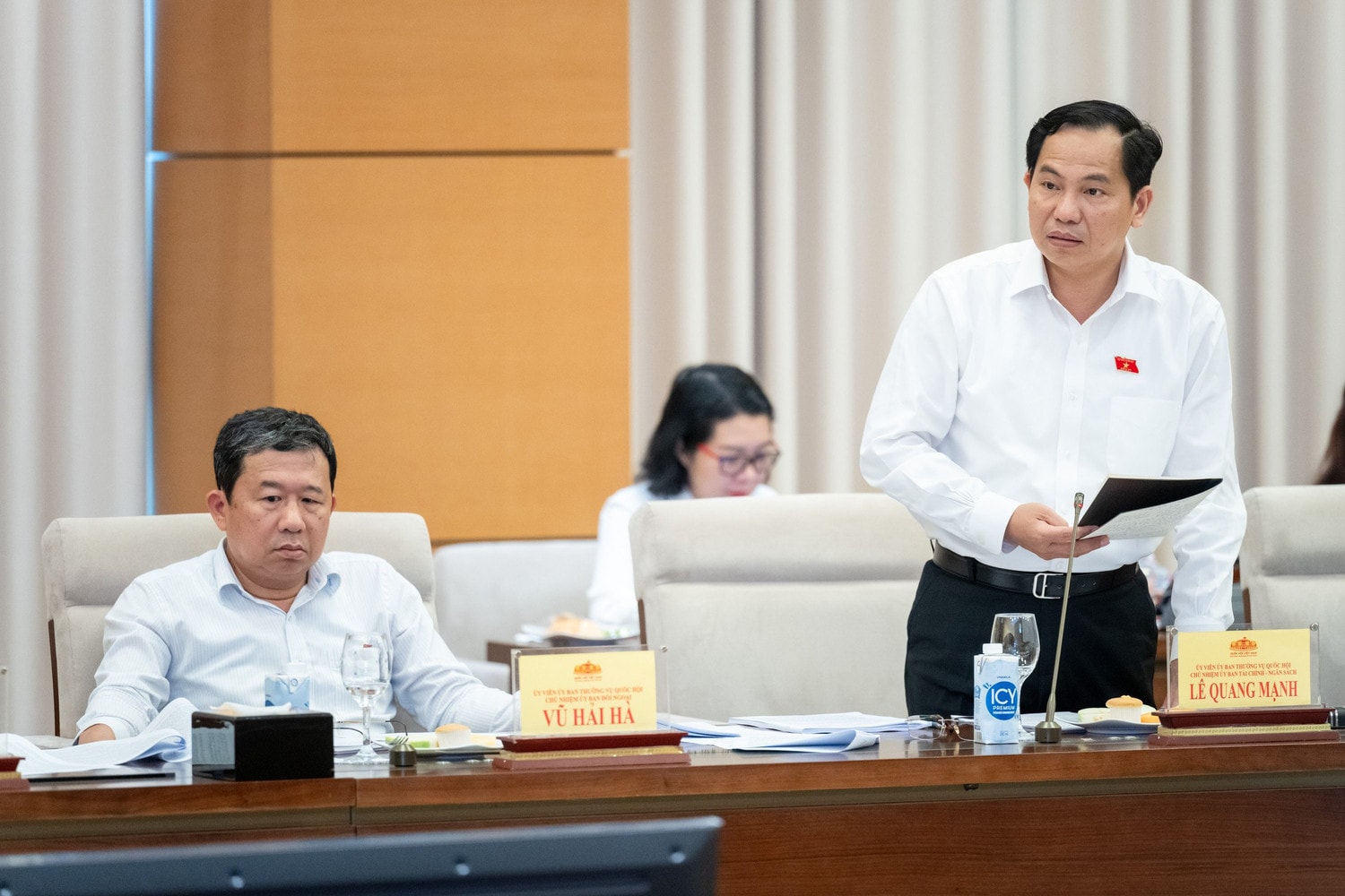 Chủ tịch Quốc hội Vương Đình Huệ chủ trì hội nghị giao ban lãnh đạo Quốc hội với các cơ quan của Quốc hội, Ủy ban Thường vụ Quốc hội