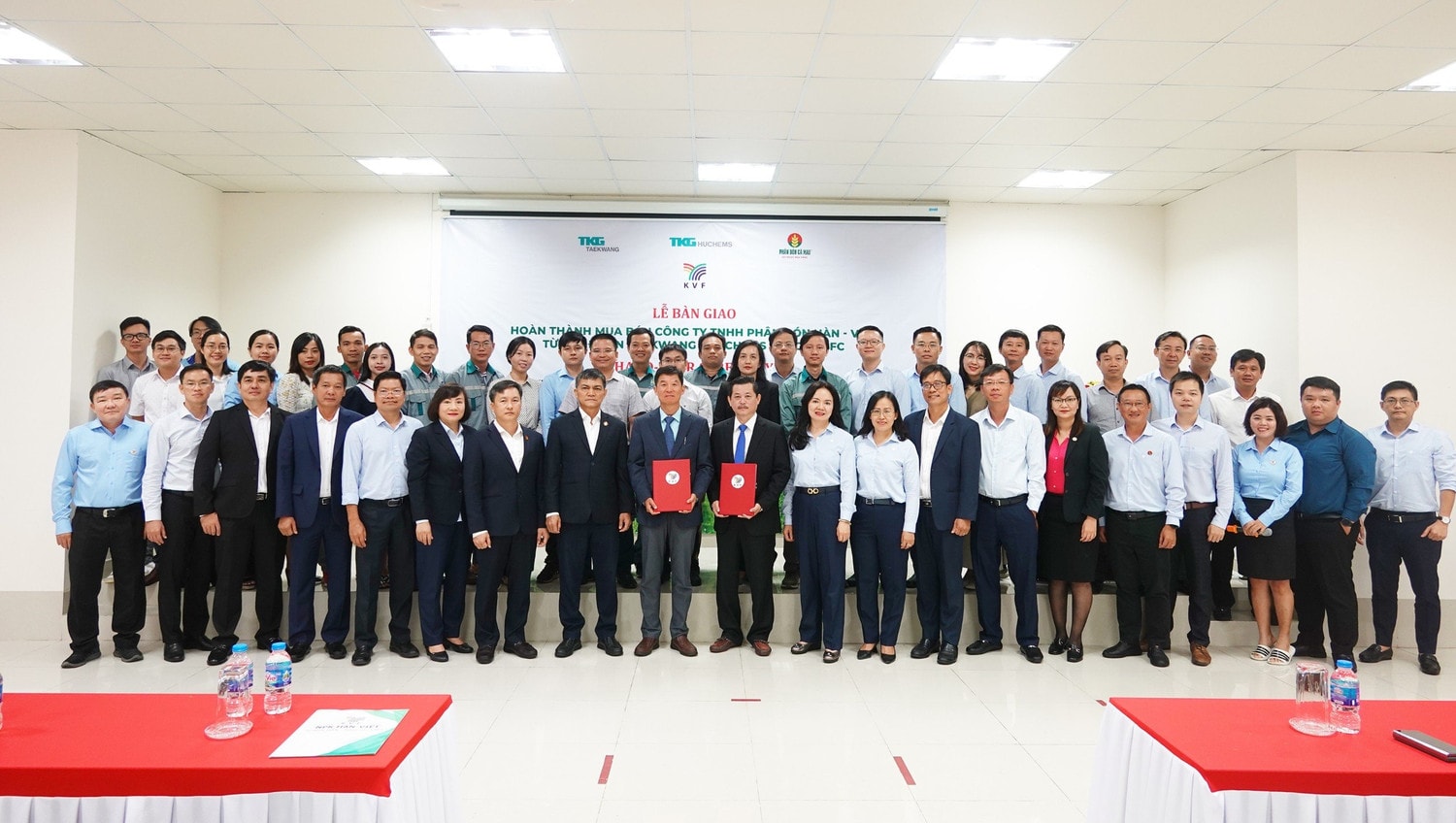 Tập đoàn Taekwang-Huchems bàn giao phân bón Hàn – Việt sang PVCFC -0