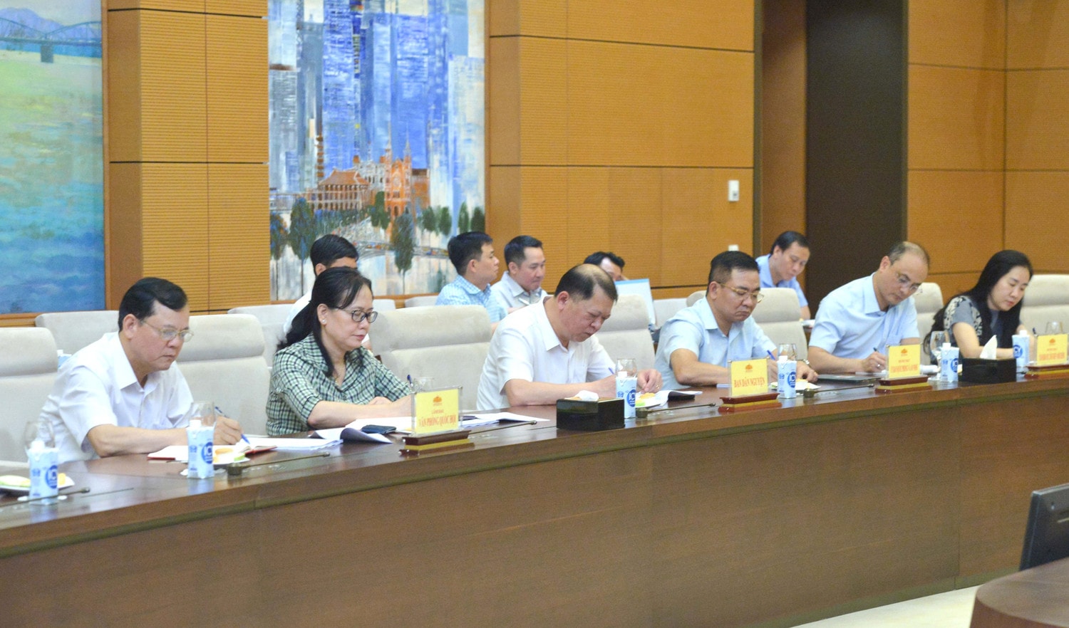 Chủ tịch Quốc hội Vương Đình Huệ chủ trì hội nghị giao ban lãnh đạo Quốc hội với các cơ quan của Quốc hội, Ủy ban Thường vụ Quốc hội