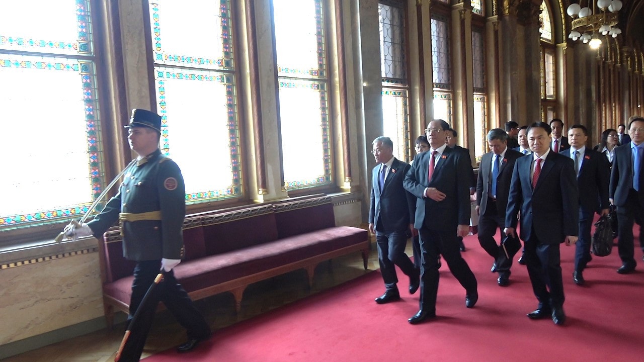Phó Chủ tịch Quốc hội Trần Quang Phương chào xã giao Chủ tịch Quốc hội Hungary
