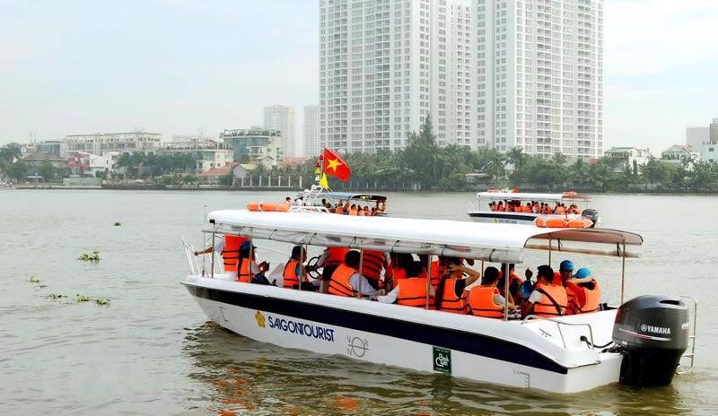 Bác đề xuất bỏ quy định tàu du lịch phải gắn thiết bị định vị -0