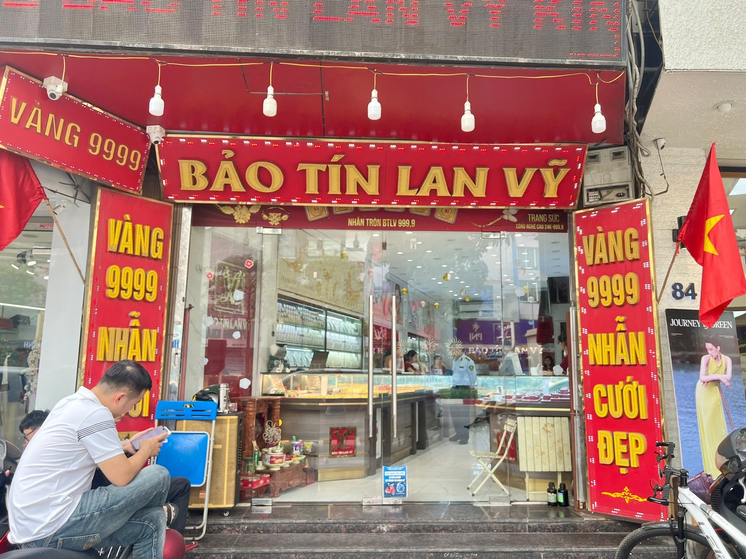 Hà Nội: Phát hiện nhiều dấu hiệu vi phạm khi kiểm tra các tiệm vàng -0