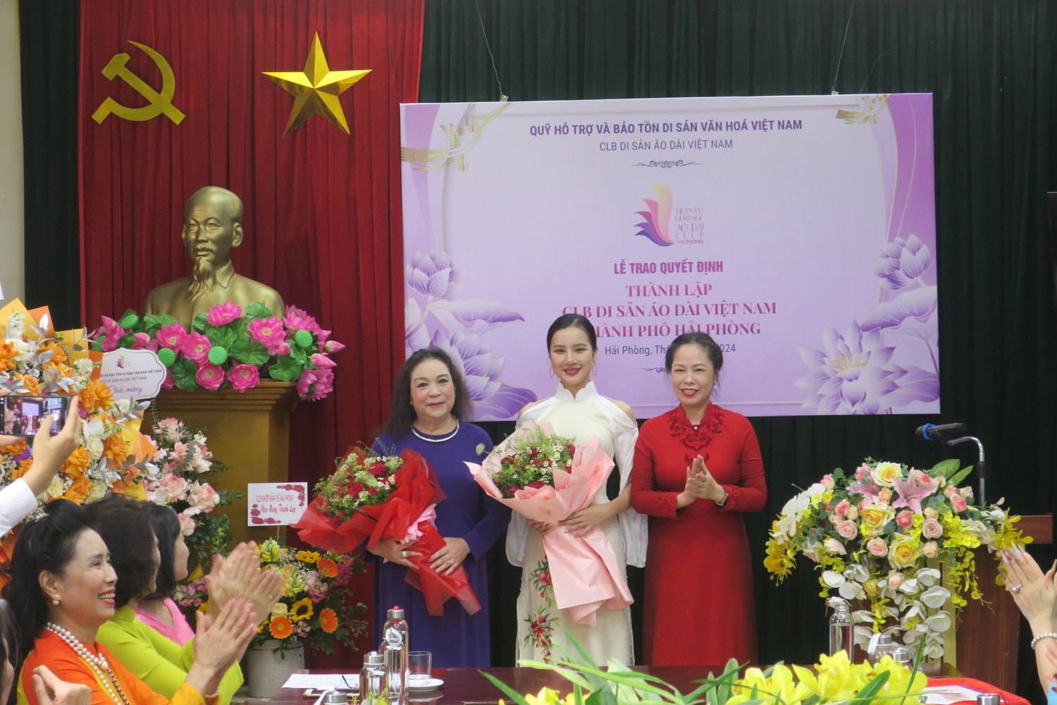 Lan tỏa vẻ đẹp, giá trị áo dài Việt -0