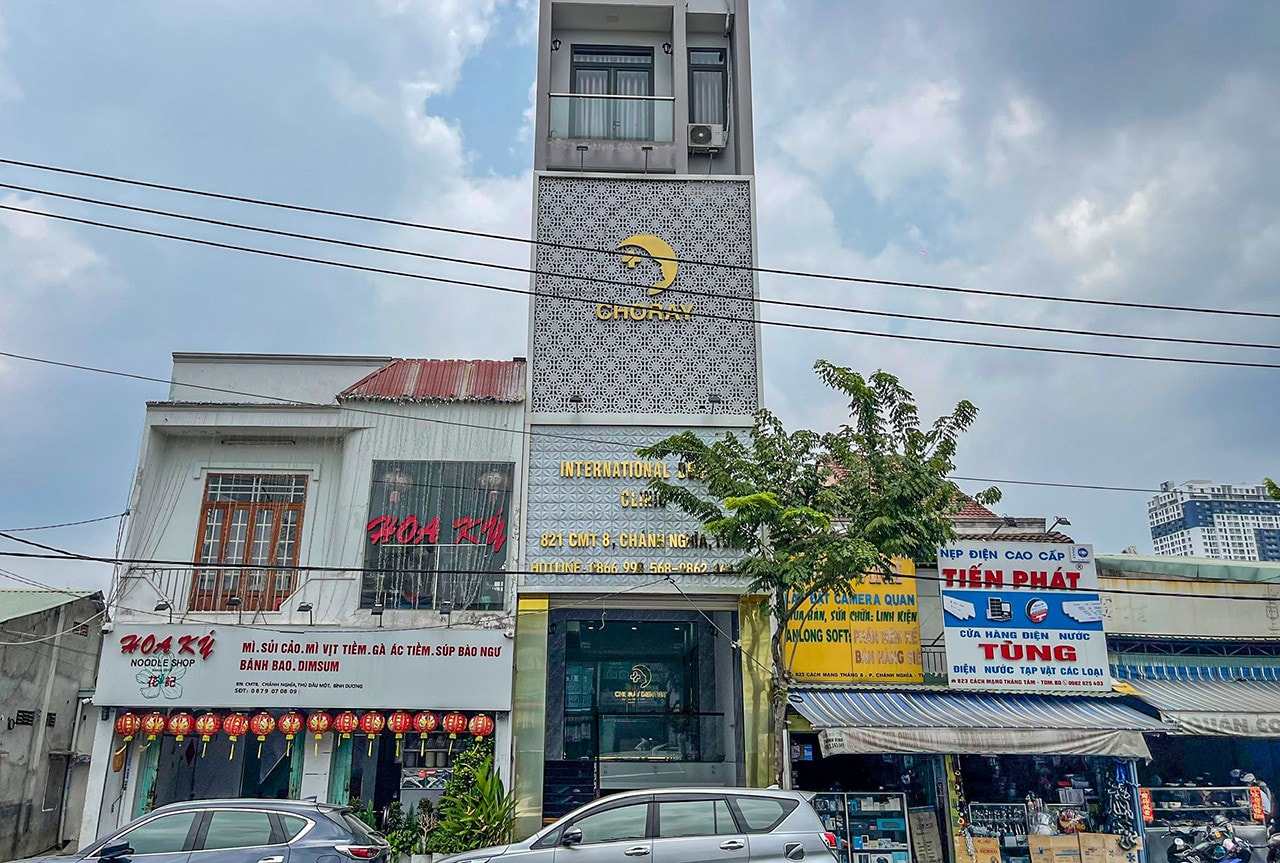 Bị đình chỉ vì không có giấy phép, Viện Nha khoa Thẩm mỹ Chợ Rẫy và Nha khoa Thẩm mỹ Quốc tế Korea vẫn ngang nhiên hoạt động