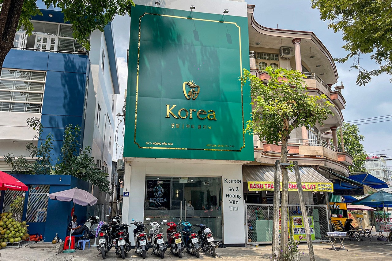 Bị đình chỉ vì không có giấy phép, Viện Nha khoa Thẩm mỹ Chợ Rẫy và Nha khoa Thẩm mỹ Quốc tế Korea vẫn ngang nhiên hoạt động