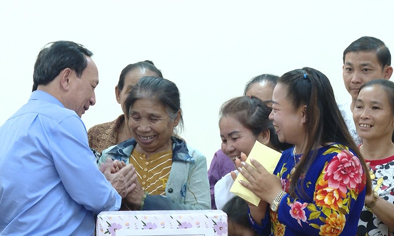 Hội đàm trao đổi kinh nghiệm giữa HĐND tỉnh Quảng Bình và tỉnh Khăm Muồn (Lào) -0