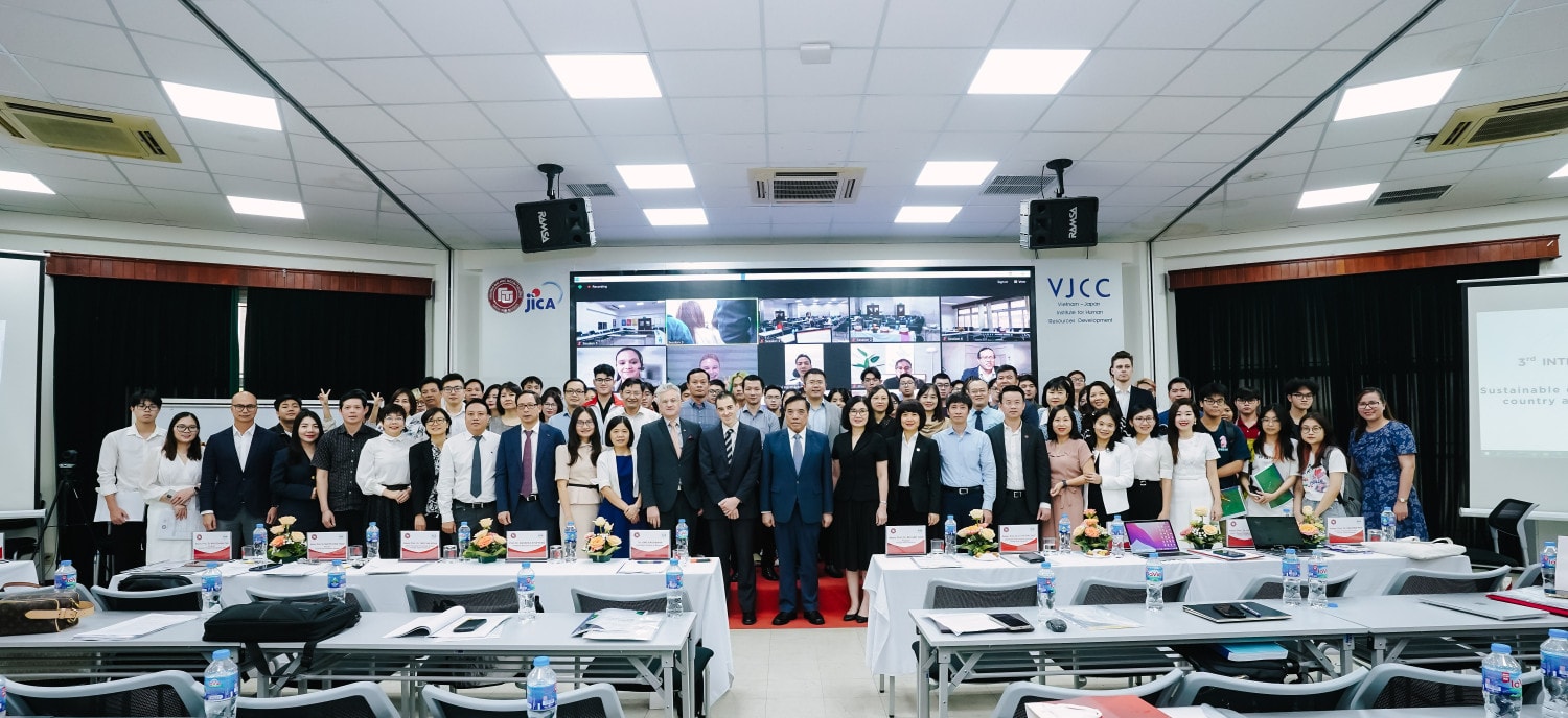 Trường ĐH Ngoại thương tổ chức Hội thảo quốc tế về chủ đề phát triển bền vững trong bối cảnh mới -0