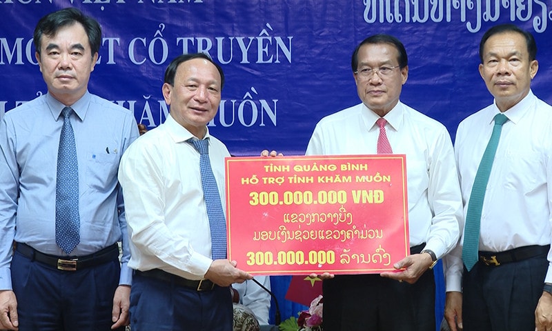 Hội đàm trao đổi kinh nghiệm giữa HĐND tỉnh Quảng Bình và tỉnh Khăm Muồn (Lào) -0