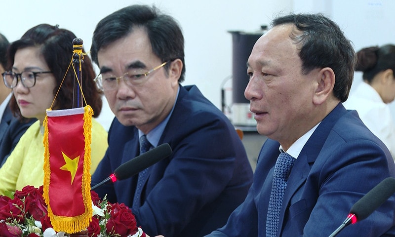 Hội đàm trao đổi kinh nghiệm giữa HĐND tỉnh Quảng Bình và tỉnh Khăm Muồn (Lào) -0