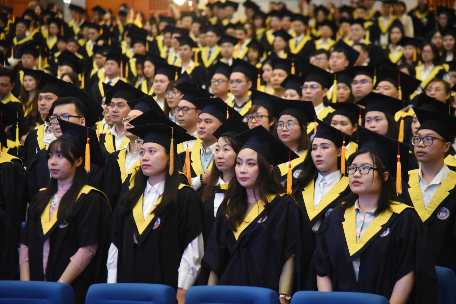 Trường Đại học Kinh tế Quốc dân trao bằng thạc sĩ cho gần 1.100 học viên ảnh 6 Trường Đại học Kinh tế Quốc dân trao bằng cho hơn 1.000 tân thạc sĩ -0