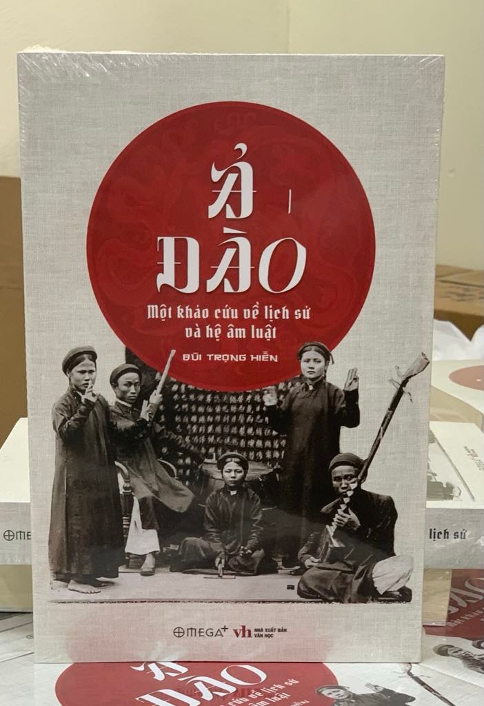Ra mắt sách 