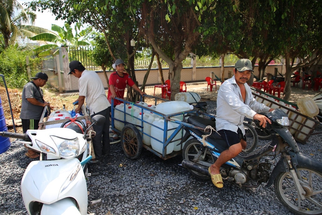 Trước diễn biến khó lường của mùa khô năm nay, UBND tỉnh Tiền Giang công bố tình huống khẩn cấp về xâm nhập mặn, thiếu nước sinh hoạt Tiền Giang công bố tình huống khẩn cấp về xâm nhập mặn, thiếu nước sinh hoạt