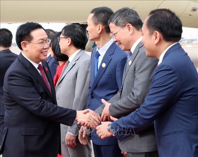 Chủ tịch Quốc hội Vương Đình Huệ đến Thủ đô Bắc Kinh, bắt đầu chuyến thăm chính thức Cộng hòa Nhân dân Trung Hoa -0