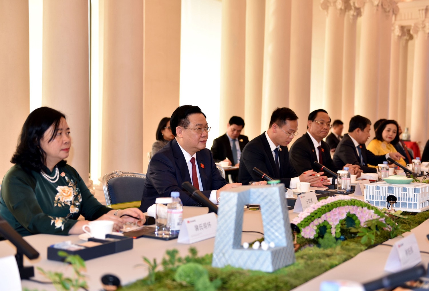 Chủ tịch Quốc hội Vương Đình Huệ tiếp các Tập đoàn hàng đầu của Trung Quốc -1