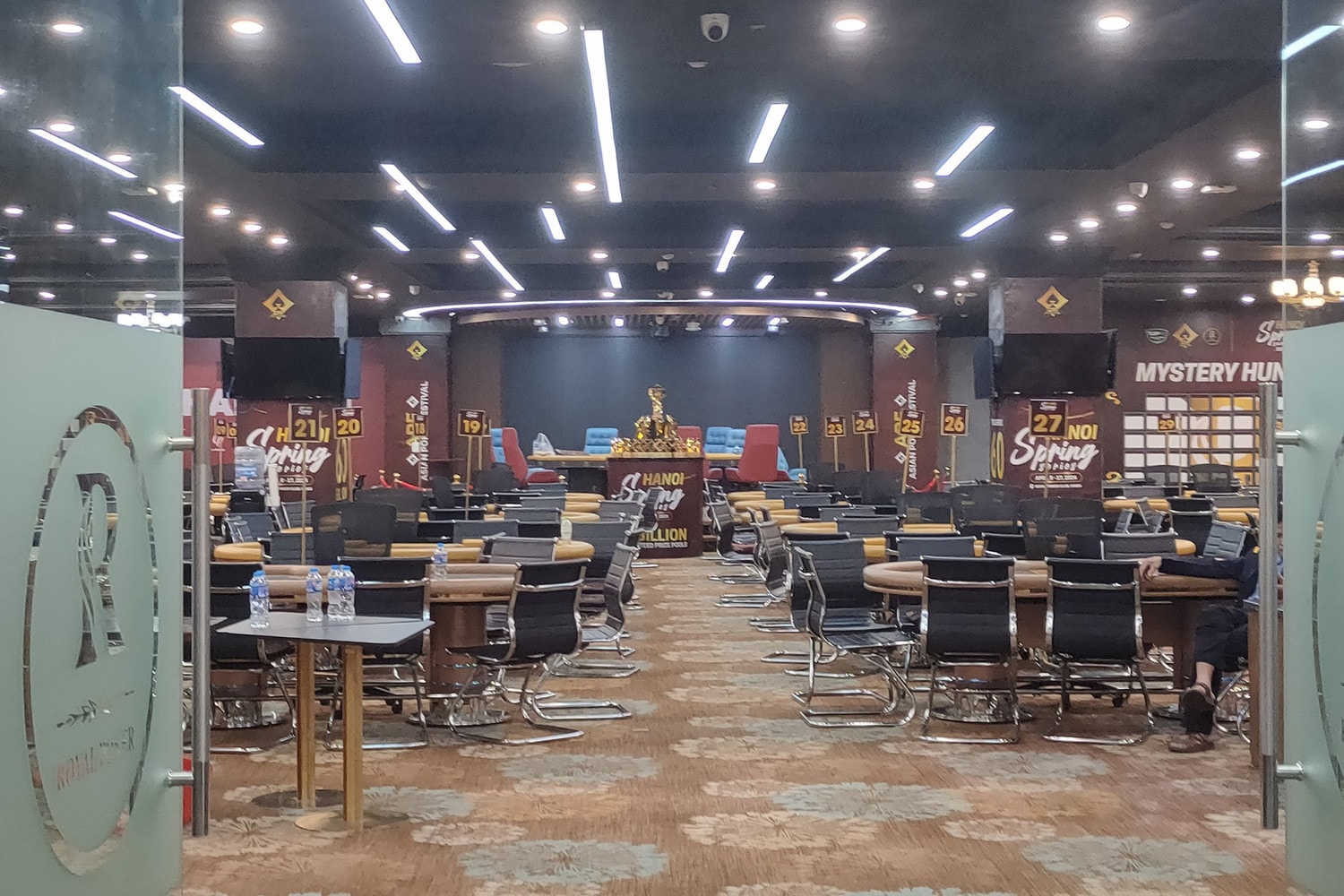 Hà Nội: Người chơi ngỡ ngàng vì giải đấu Poker hoành tráng “hủy kèo” vào phút chót -0
