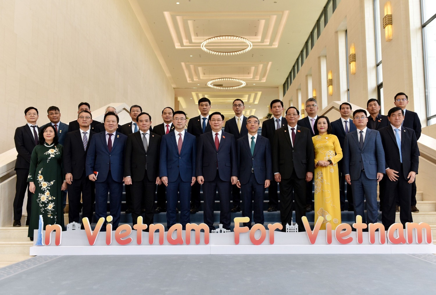 Chủ tịch Quốc hội Vương Đình Huệ tiếp các Tập đoàn hàng đầu của Trung Quốc -4