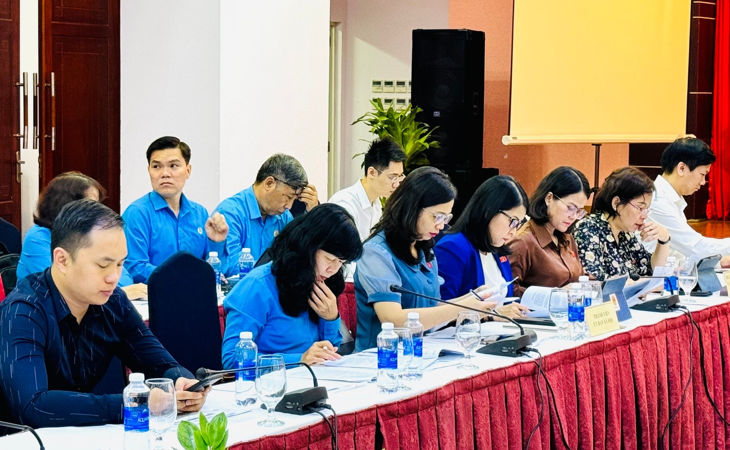 Các đại biểu tham dự hội thảo 