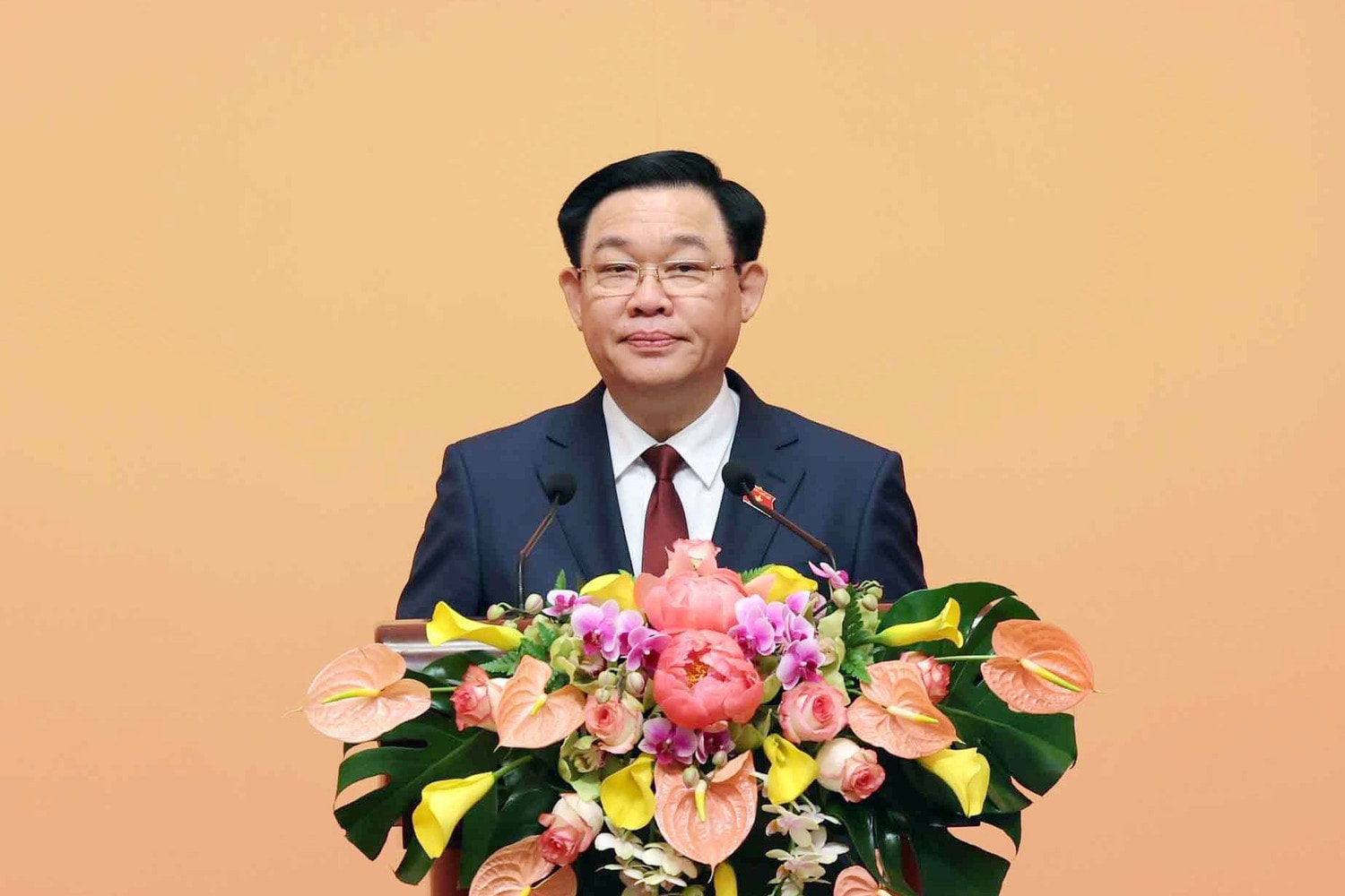 NA Chairman Vuong Dinh Hue speaked at the meeting. Photo: Nhan Sang NA Chairman joins in Vietnam - China people’s friendship meeting -0