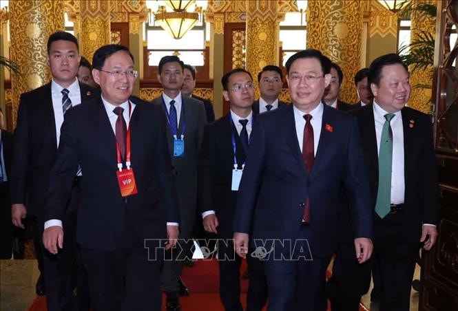 Chủ tịch Quốc hội Vương Đình Huệ dự Tọa đàm về cải cách doanh nghiệp nhà nước Việt Nam - Trung Quốc