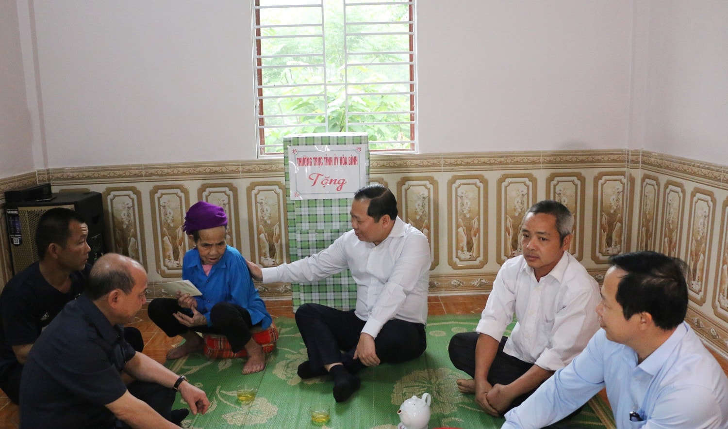 Hoà Bình: Bí thư Tỉnh uỷ thăm và làm việc tại xã Đồng Ruộng, huyện Đà Bắc -0