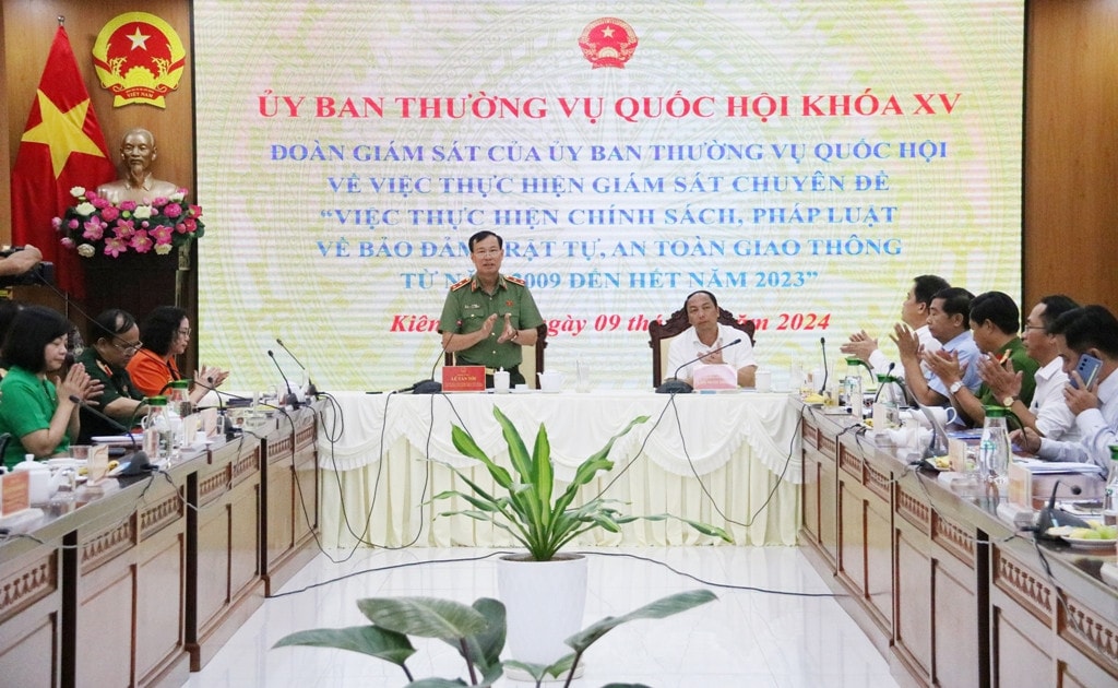 Đoàn giám sát của Ủy ban Thường vụ Quốc hội làm việc với UBND tỉnh Kiên Giang ảnh 1 Đoàn giám sát Ủy ban Thường vụ Quốc hội làm việc với tỉnh Kiên Giang